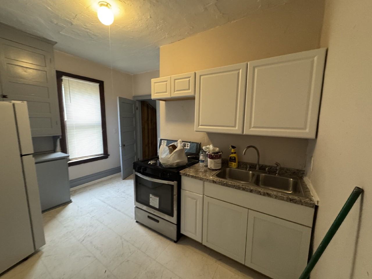 2938 Dupont Ave N - Photo 2 of 10