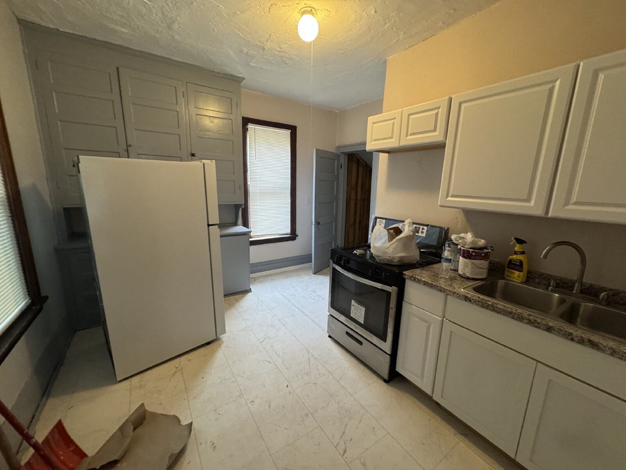 2938 Dupont Ave N - Photo 3 of 10