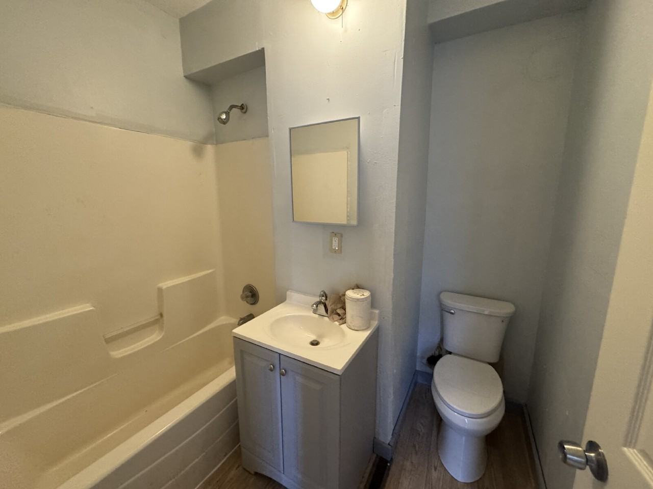 2938 Dupont Ave N - Photo 5 of 10