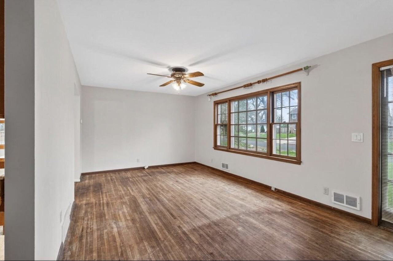 337 104th Ln Ne - Photo 2 of 25