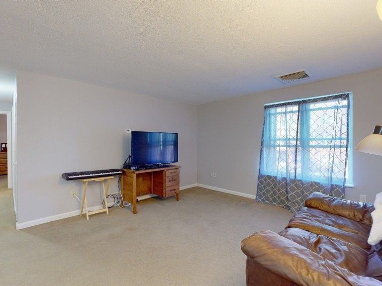 25 Longworth Ave - Photo 5 of 11