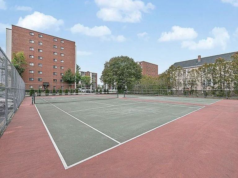12 9th St