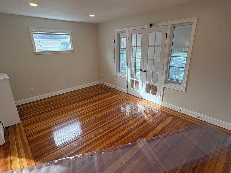 7 Smith St - Photo 2 of 15