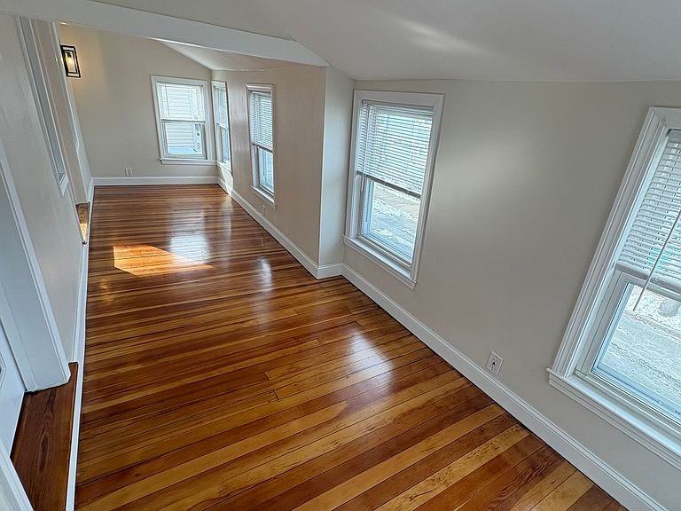 7 Smith St - Photo 3 of 15