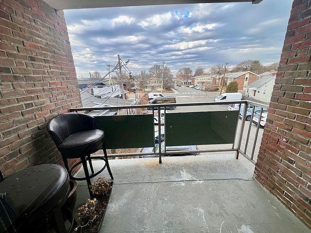 881 Broadway - Photo 2 of 11