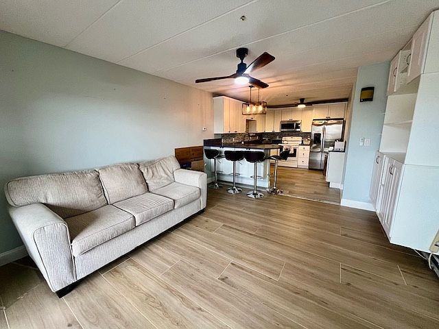 881 Broadway - Photo 5 of 11
