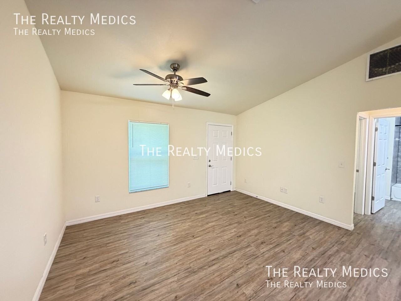 5648 Nw 3rd St - Photo 6 of 19