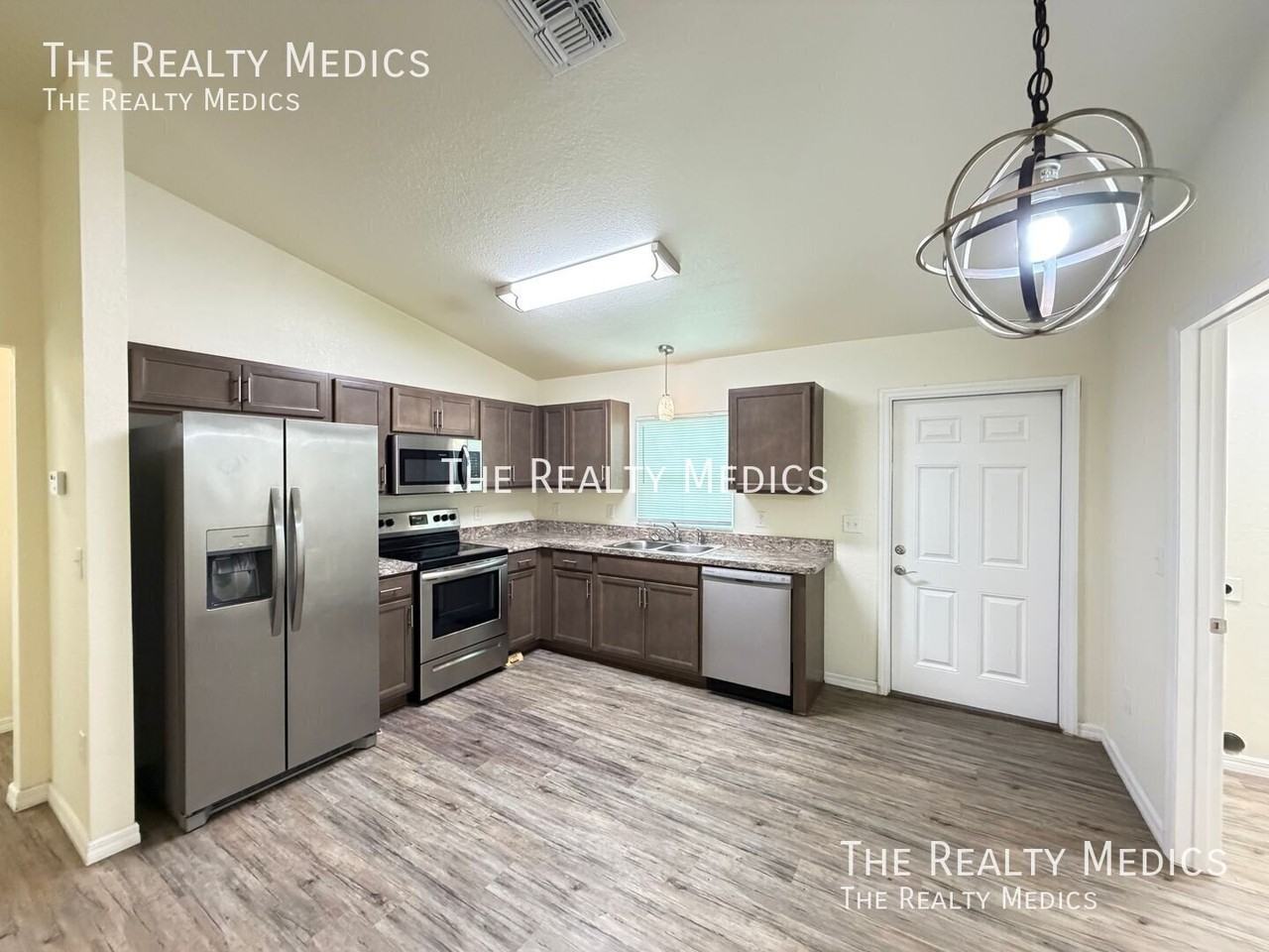5648 Nw 3rd St - Photo 7 of 19