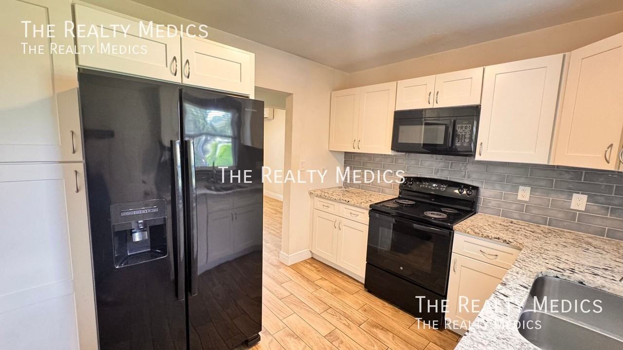 5122 Old Cheney Hwy - Photo 5 of 26