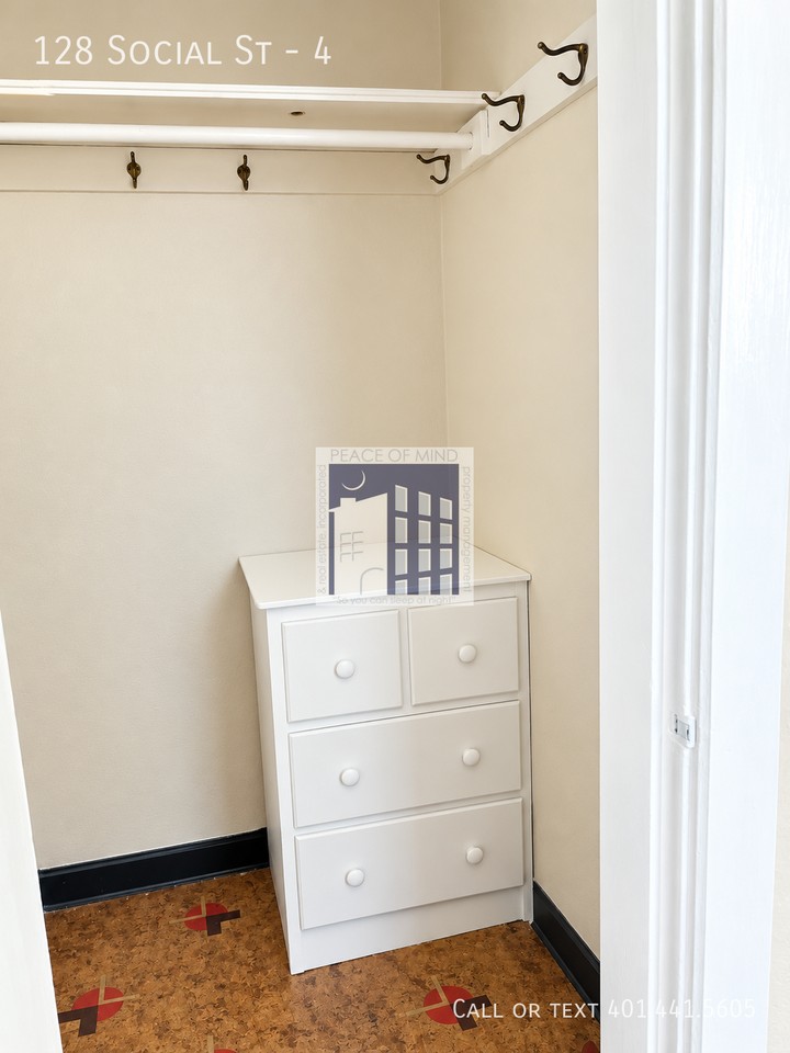 128 Social St #4 - Photo 6 of 8