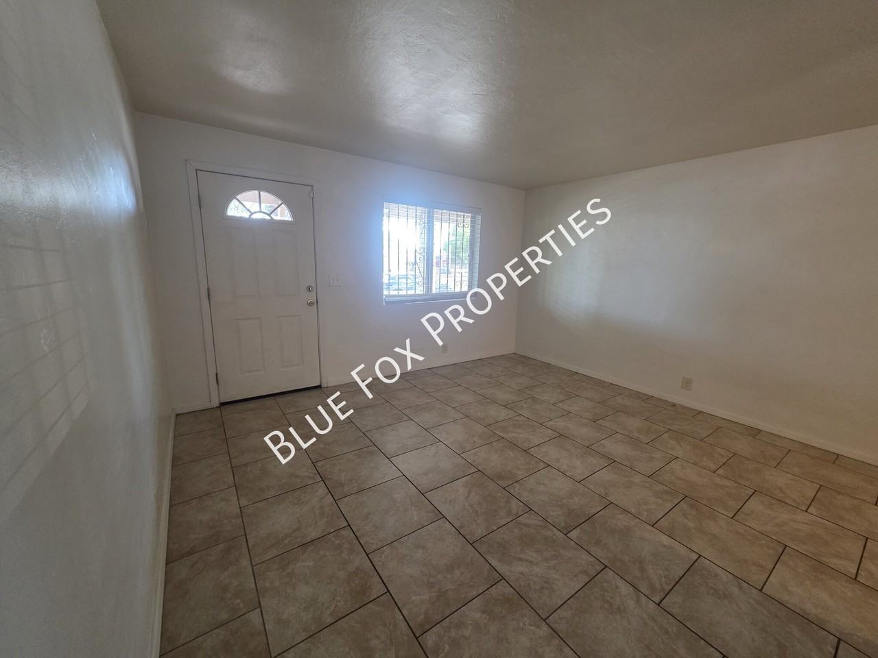 3807 E Dover Stra - Photo 3 of 22
