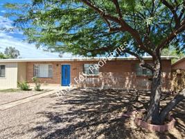 featured image of 3857 E Edison Pl