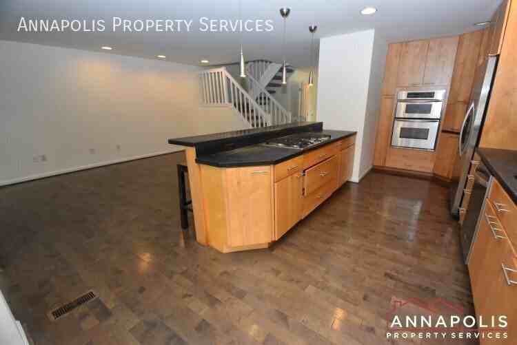 747 Trenton Ave - Photo 6 of 32