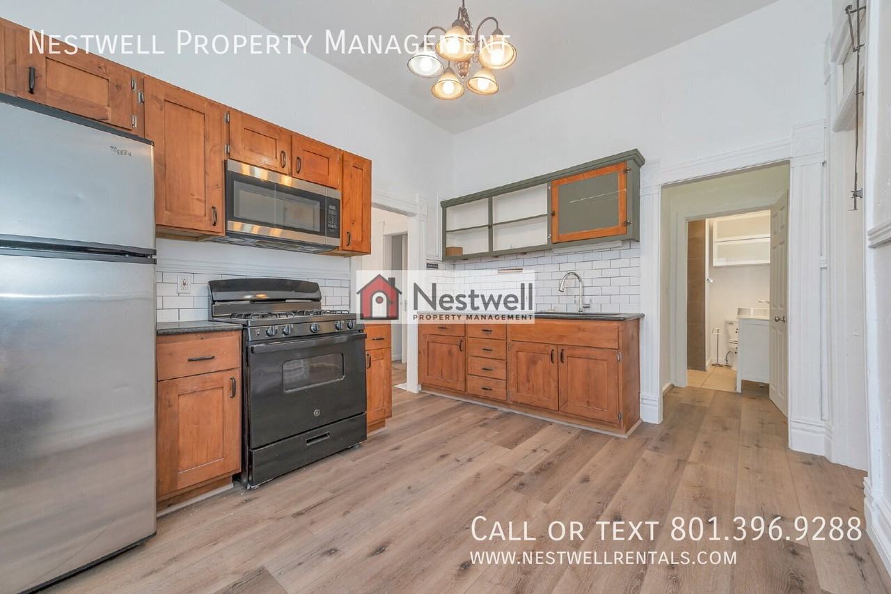 660 S Iverson St - Photo 4 of 19