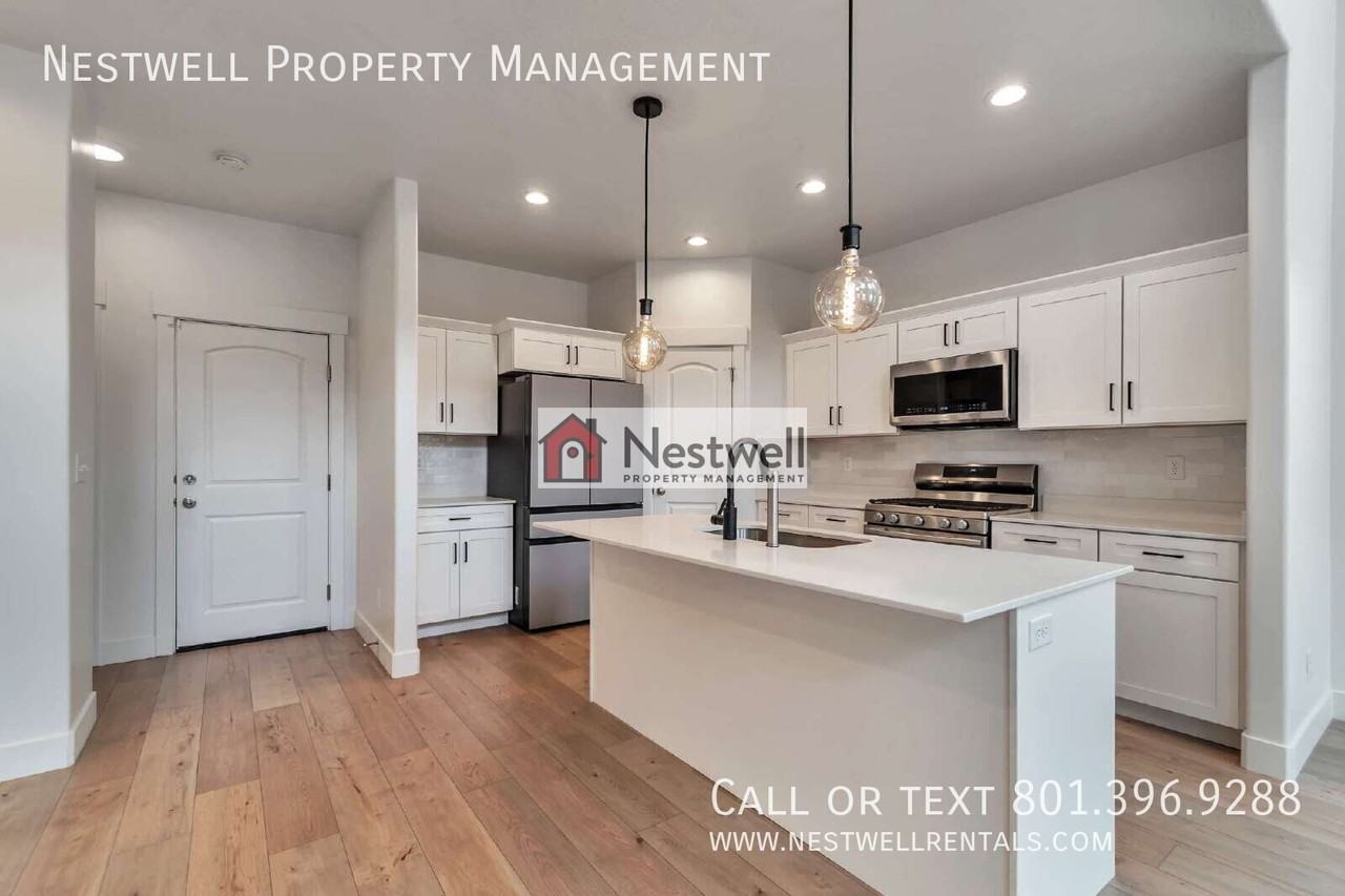 2038 N 4010 W - Photo 5 of 31