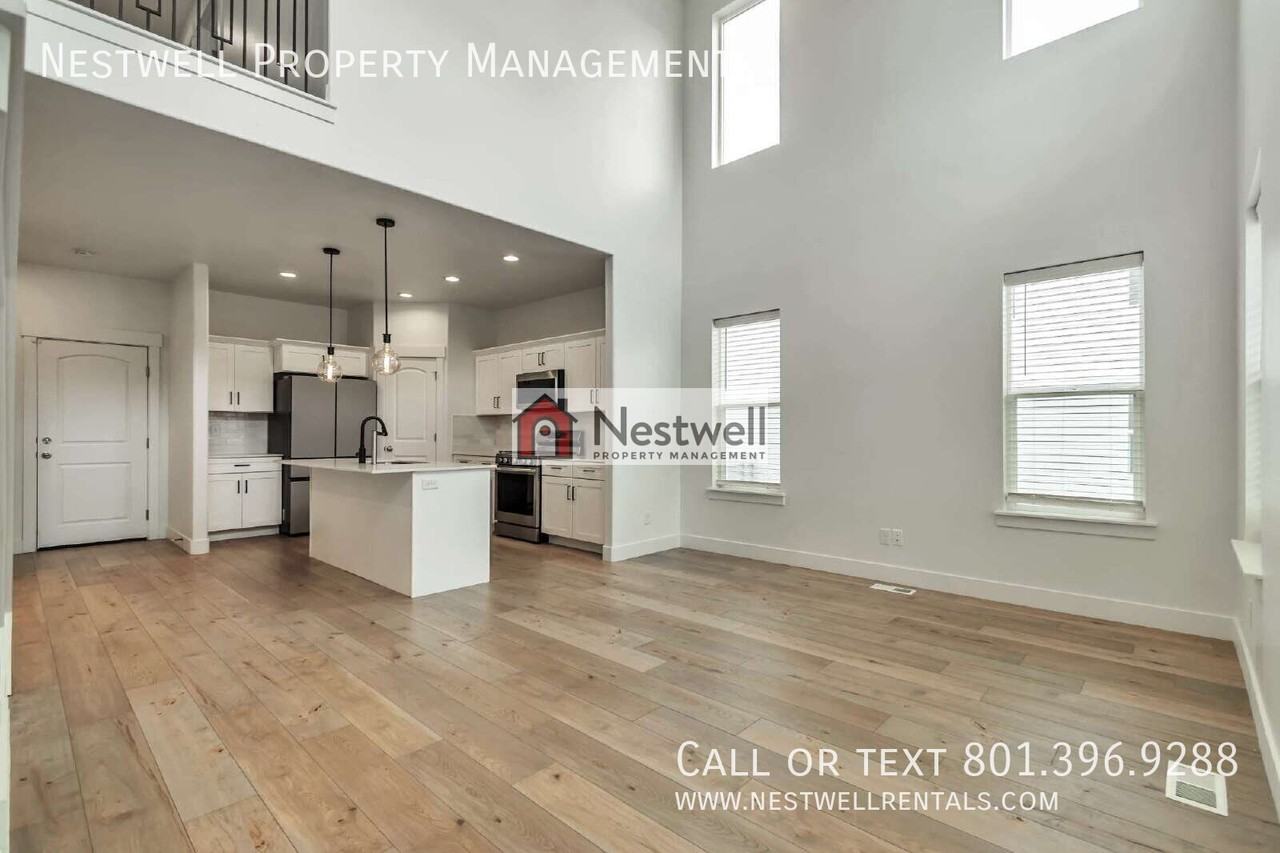 2038 N 4010 W - Photo 3 of 31