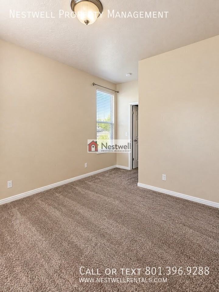 482 Walton Dr - Photo 6 of 11