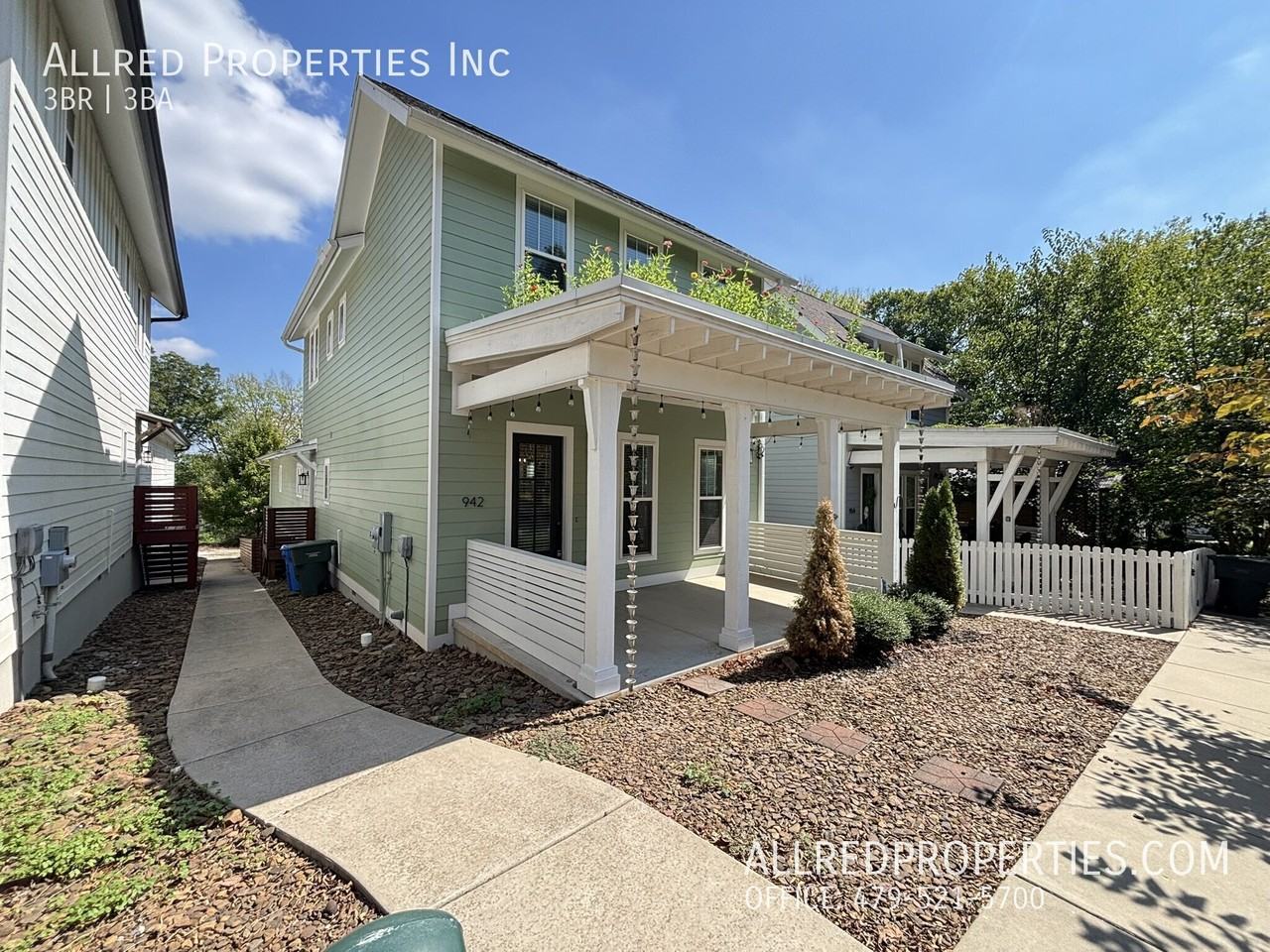 942 S College Ave - Photo 2 of 15