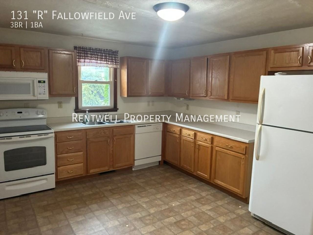 131 Fallowfield Ave #R - Photo 3 of 11