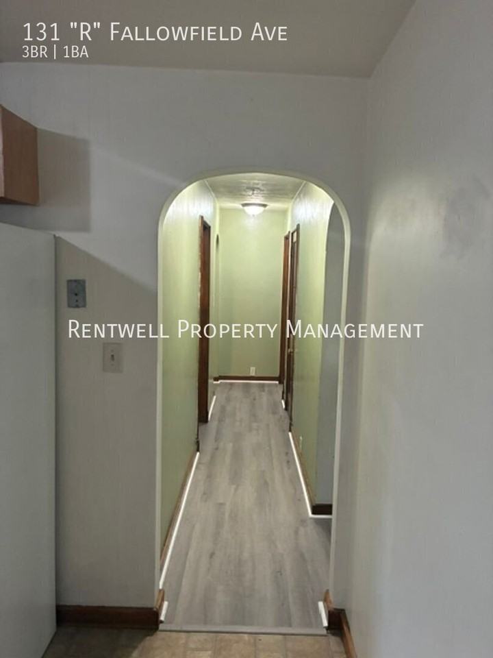 131 Fallowfield Ave #R - Photo 5 of 11
