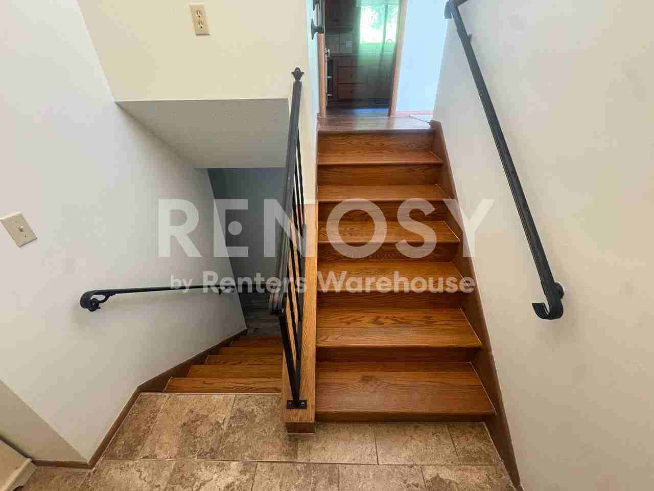 5408 Creek View Ln - Photo 7 of 39