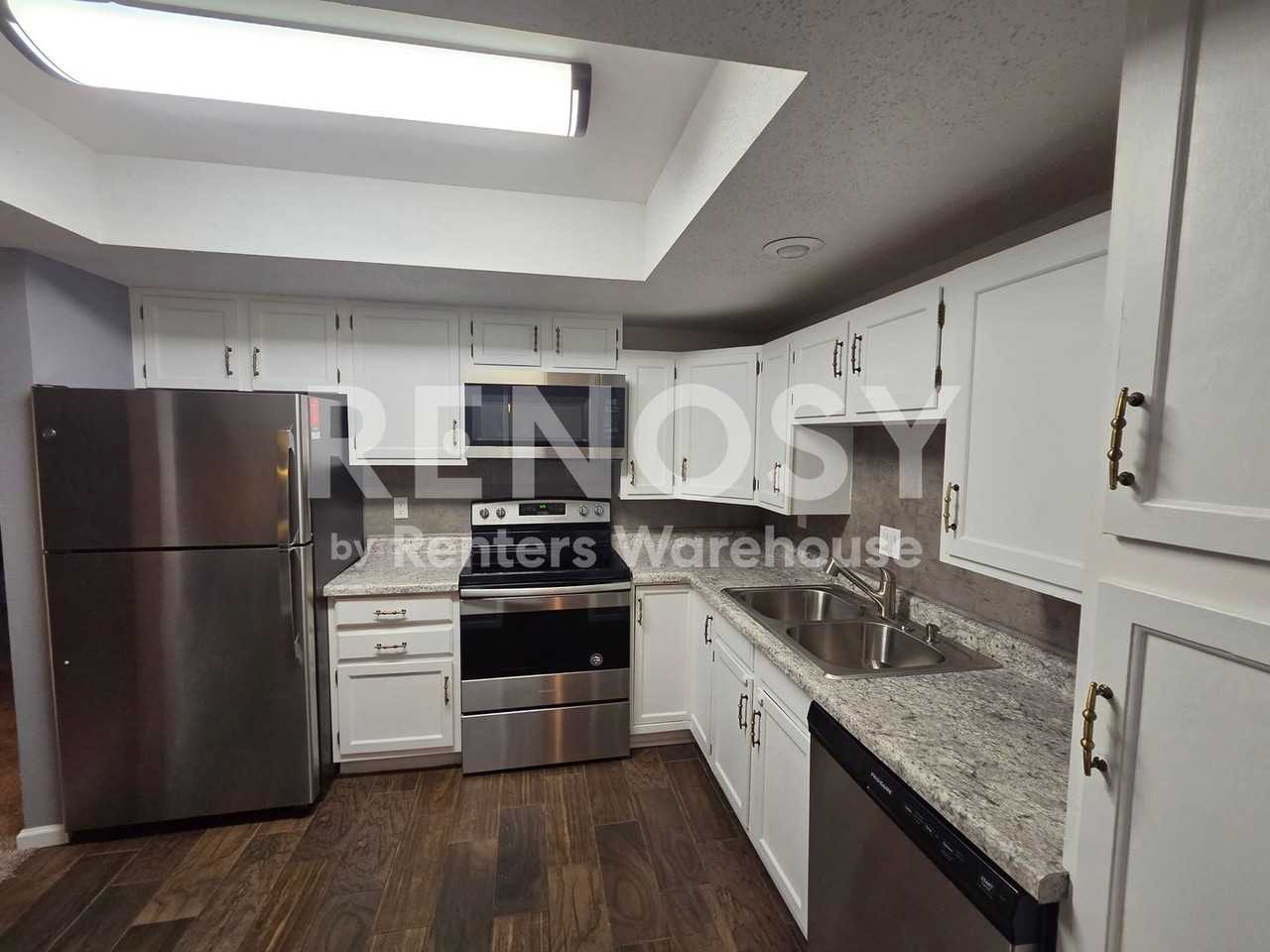 4710 58th Ave N #119 - Photo 4 of 30