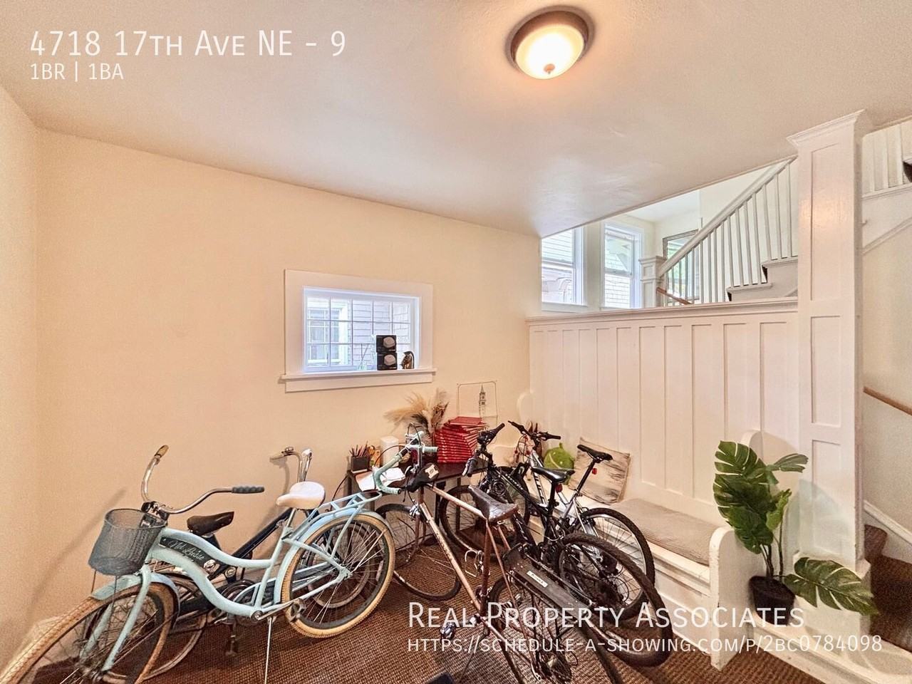 4718 17th Ave Ne #9 - Photo 3 of 10