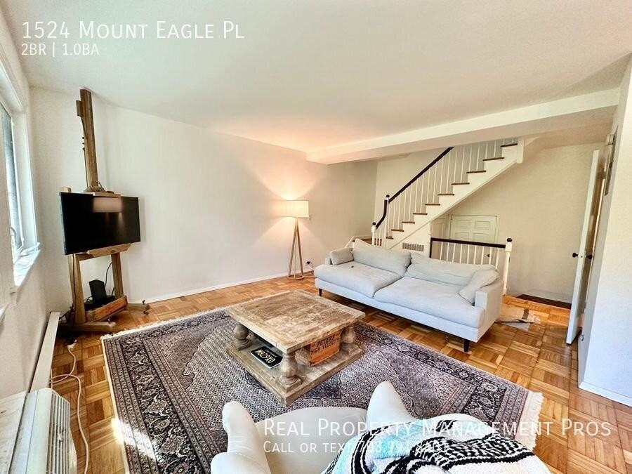 1524 Mount Eagle Pl - Photo 4 of 32
