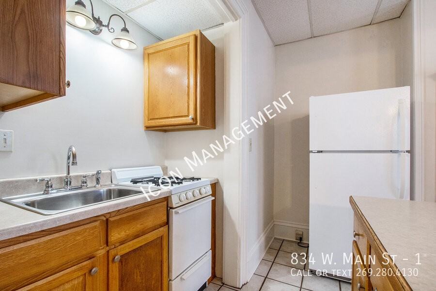 834 W Main St #1 - Photo 5 of 16