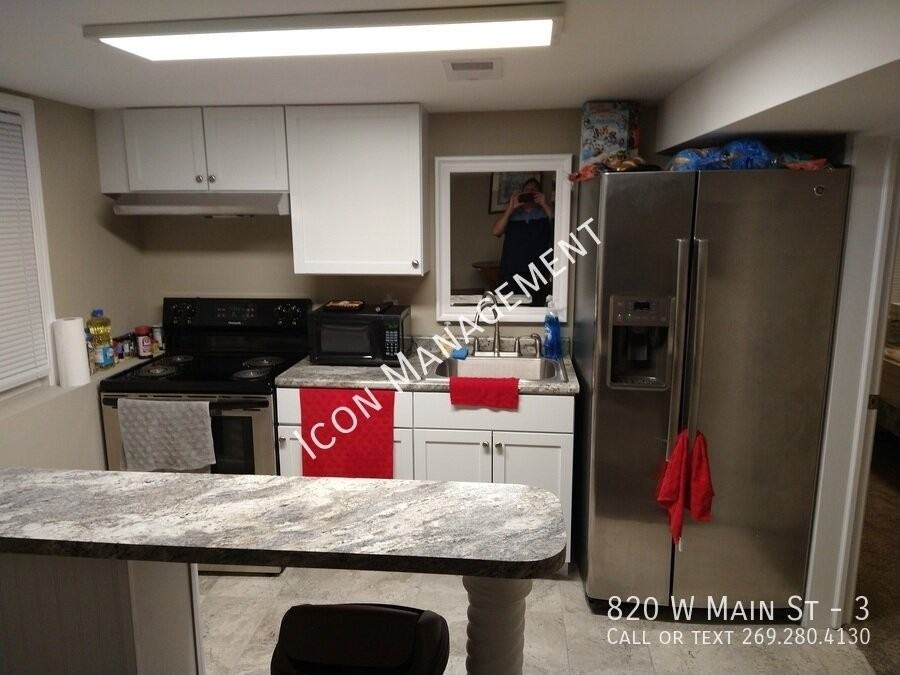 820 W Main St #3 - Photo 4 of 12