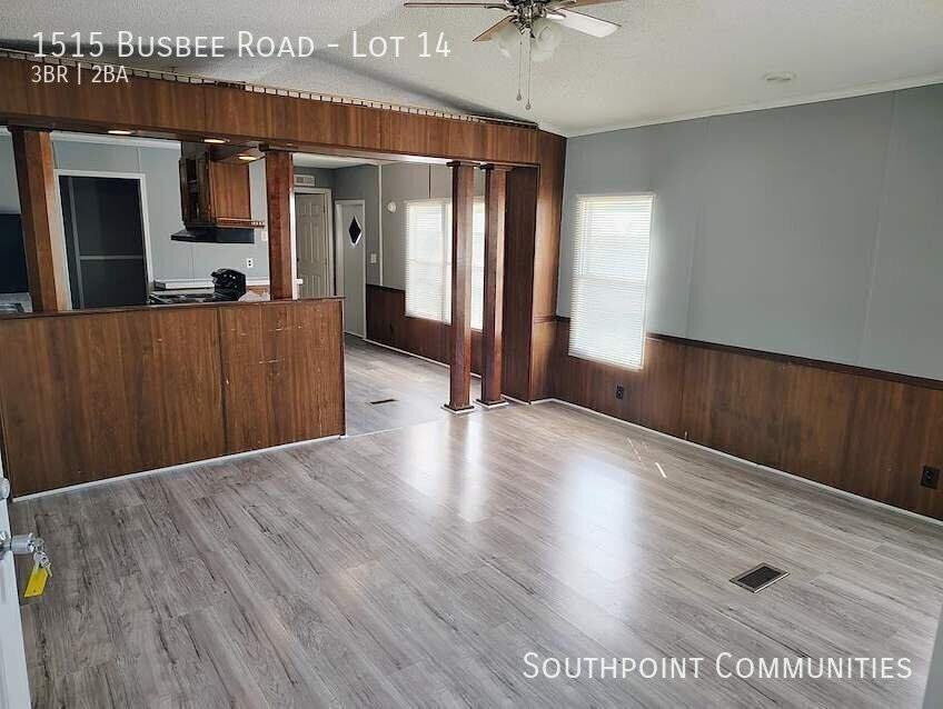 1515 Busbee Rd - Photo 2 of 13