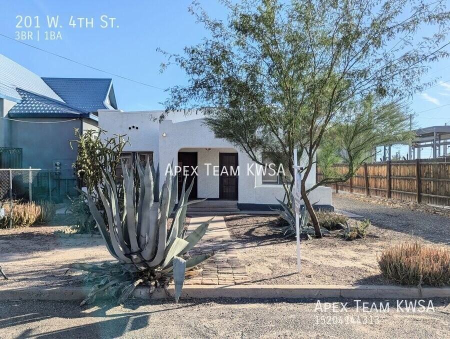 201 W 4th St - Photo 6 of 39