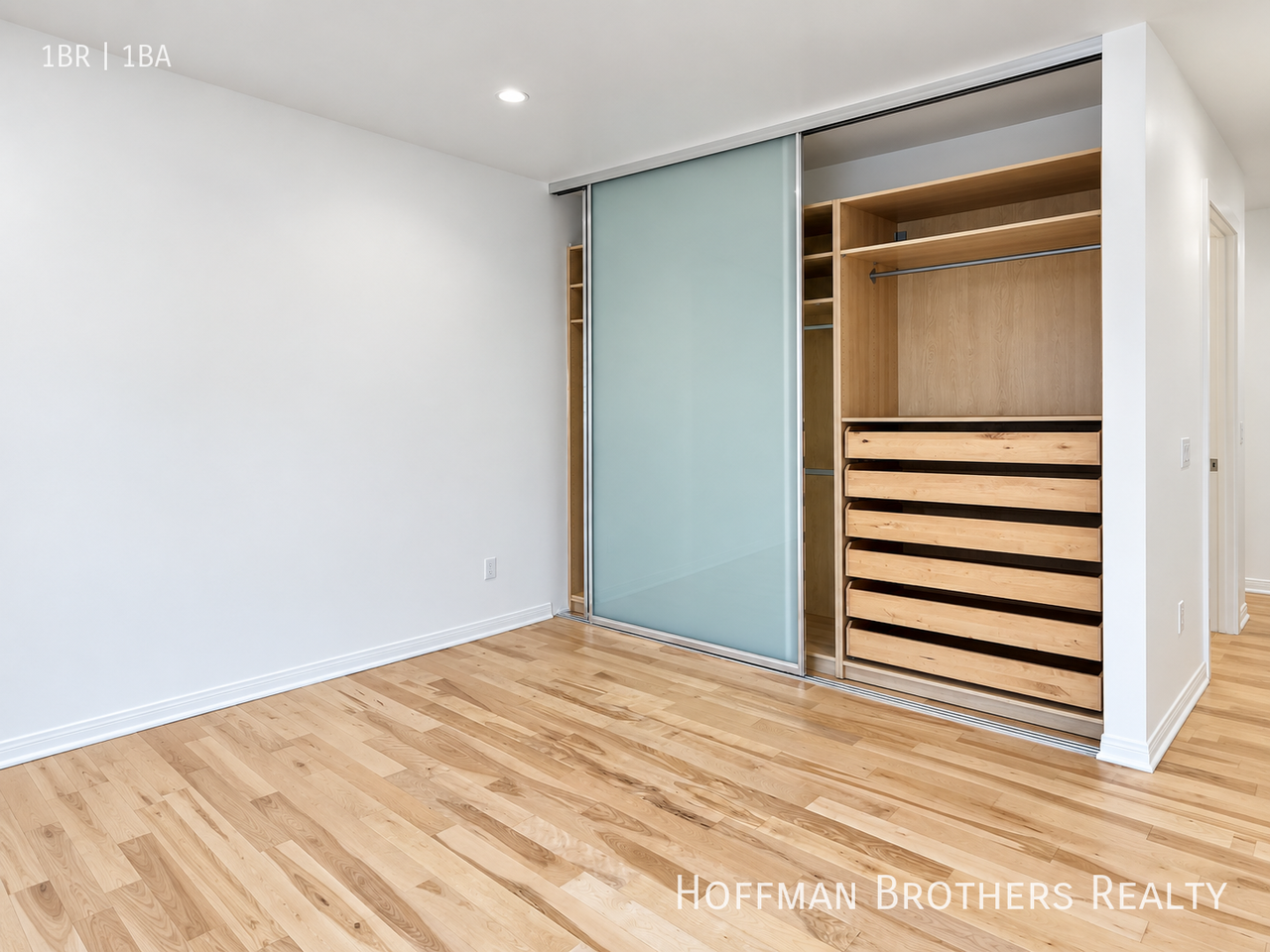 1146 N Clark St #5 - Photo 4 of 15
