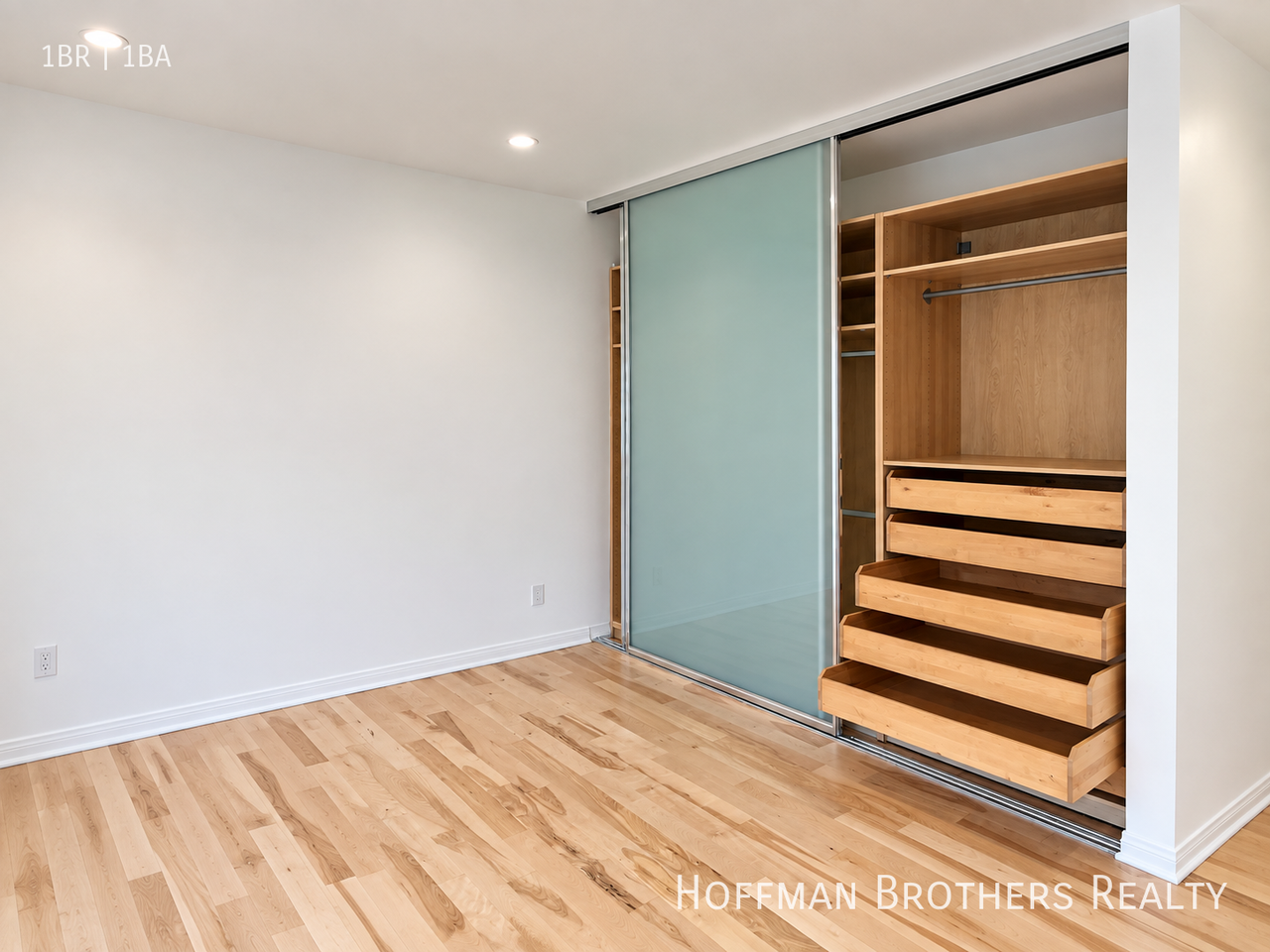 1146 N Clark St #5 - Photo 5 of 15