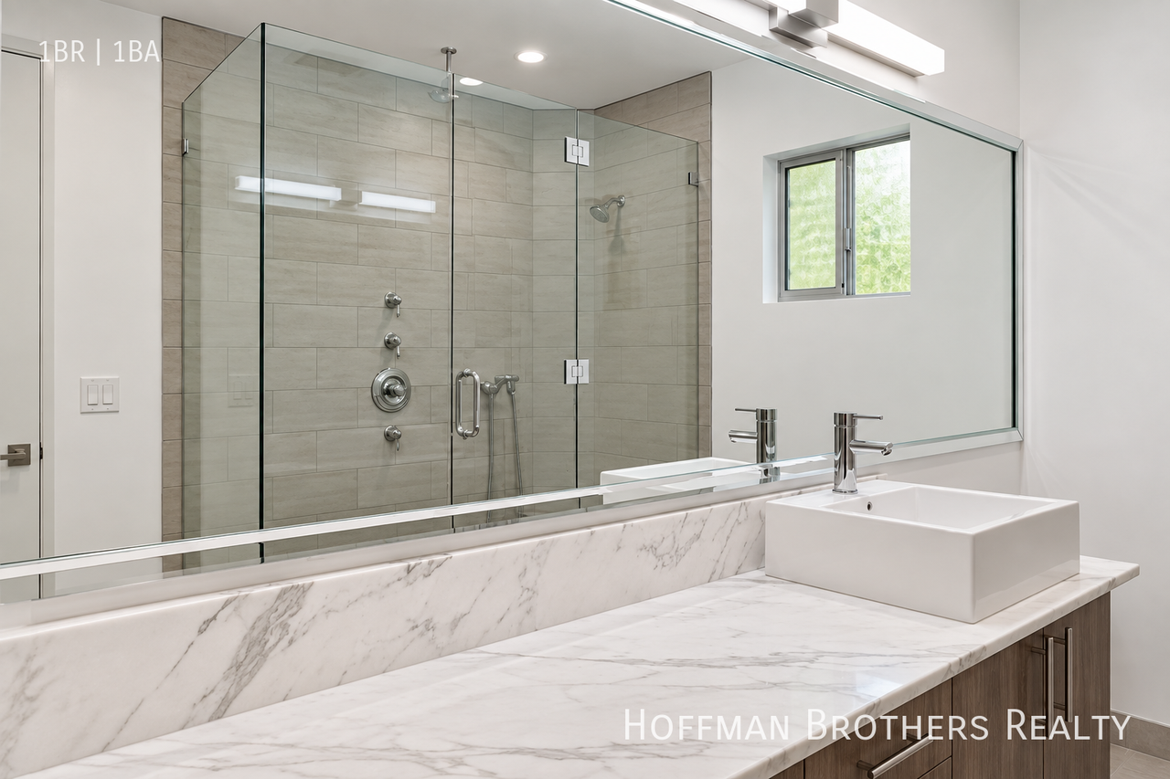 1146 N Clark St #5 - Photo 7 of 15