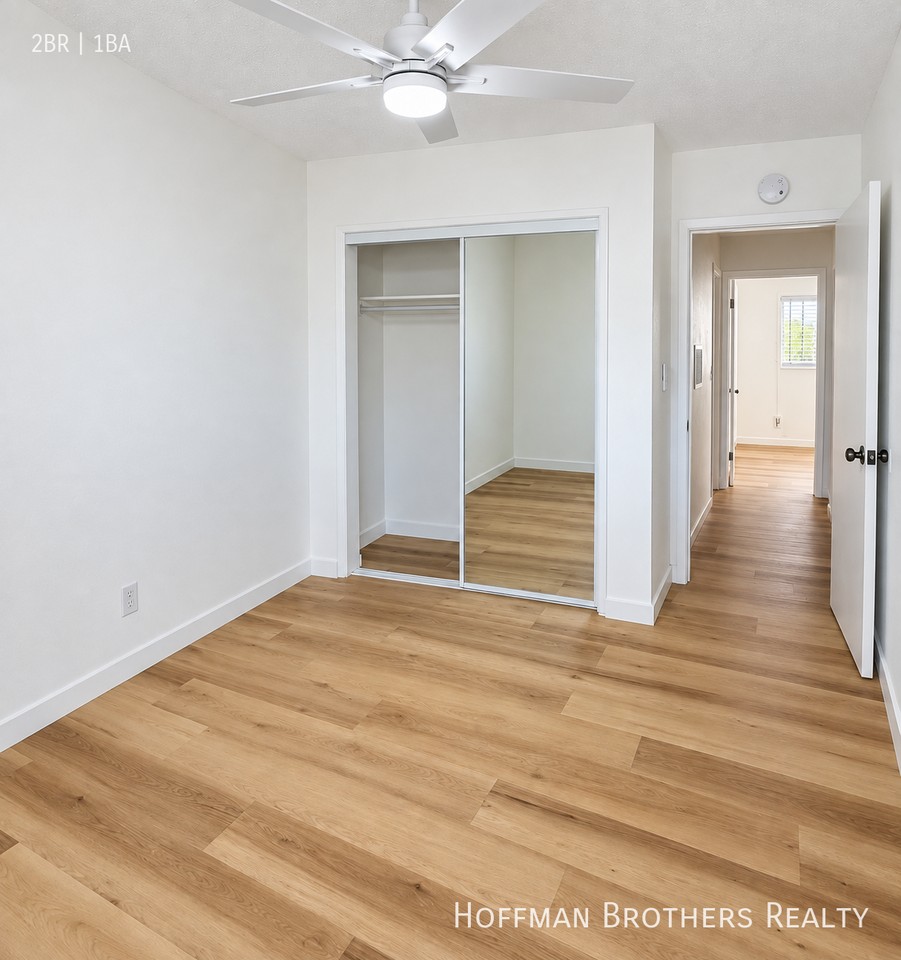 610 E Hyde Park Blvd #6 - Photo 4 of 7