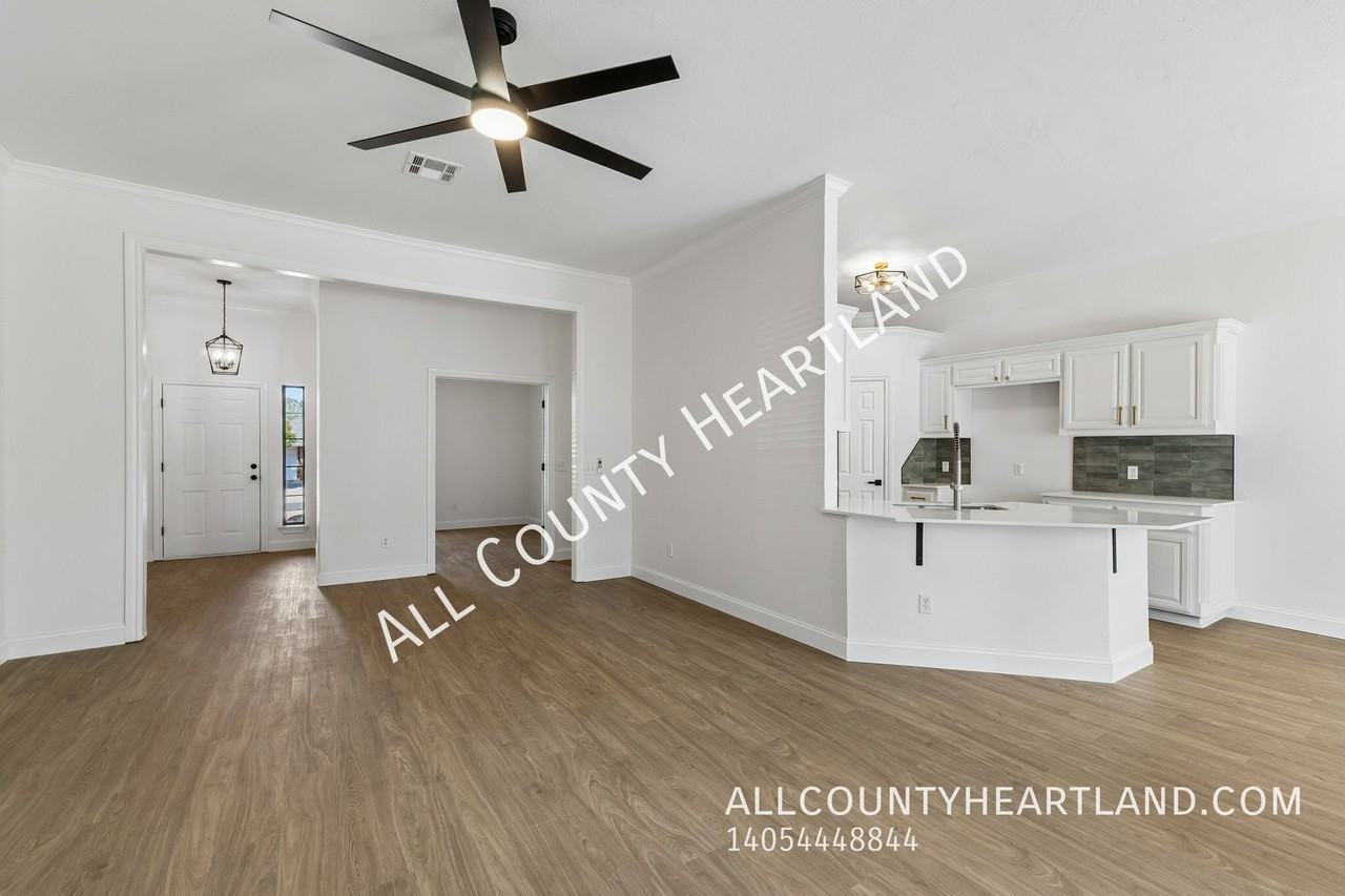 2708 Nw 168th St - Photo 3 of 13