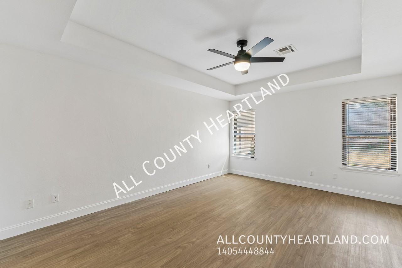 2708 Nw 168th St - Photo 7 of 13