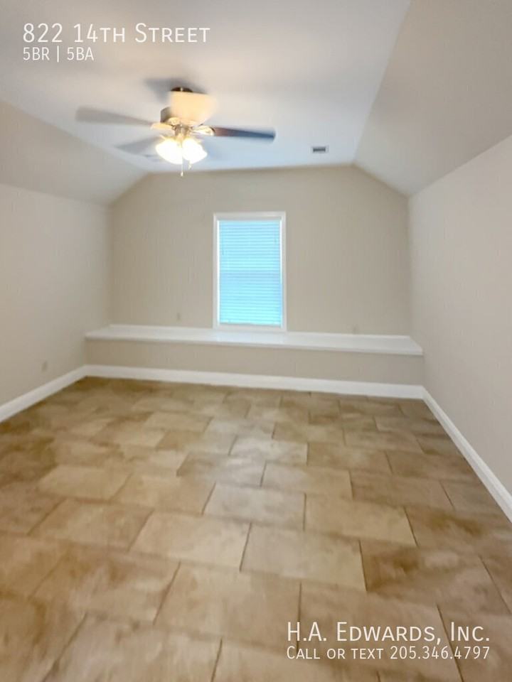 822 14th St - Photo 3 of 4