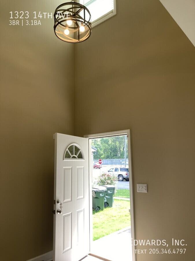 1323 14th Ave - Photo 5 of 27