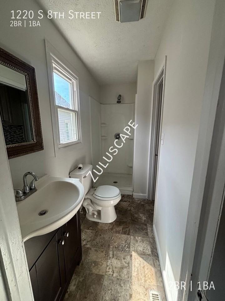 1220 S 8th St - Photo 4 of 10