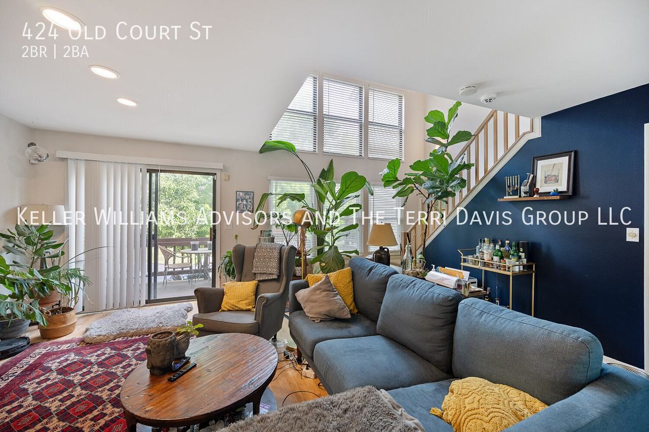 424 Old Court St - Photo 3 of 14