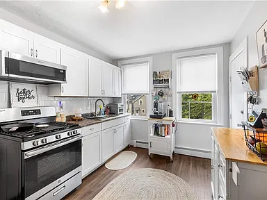 40 Vine St #2 - Photo 4 of 9