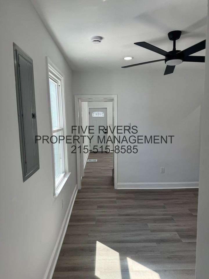 219 E Basin St #NA - Photo 5 of 23