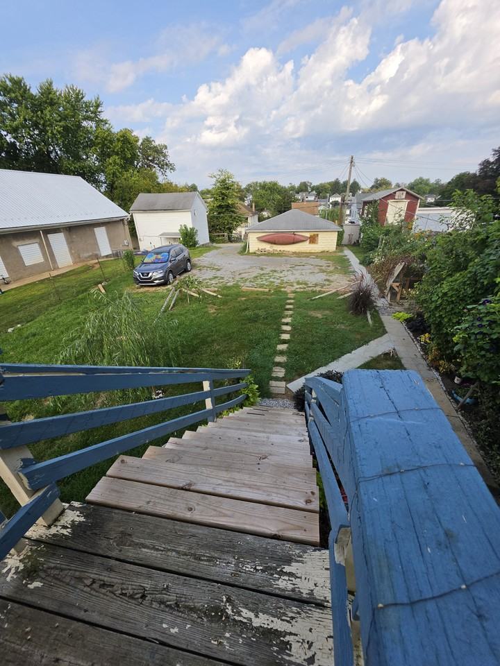 757 Spruce St #B - Photo 5 of 12