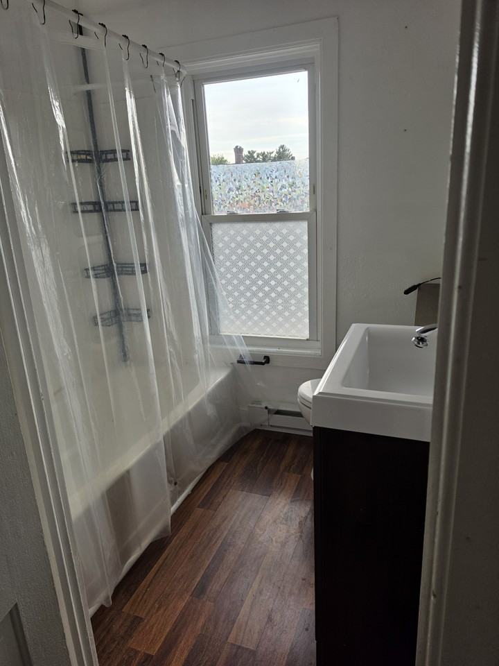 757 Spruce St #B - Photo 7 of 12