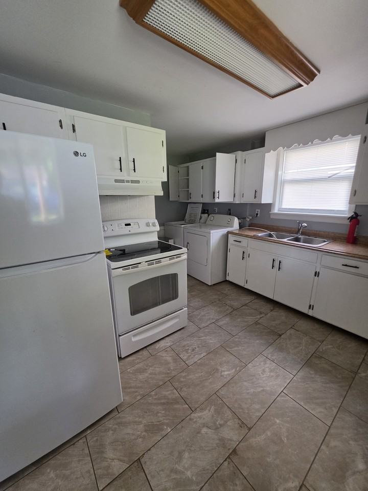 306 W Main St #3 - Photo 5 of 15