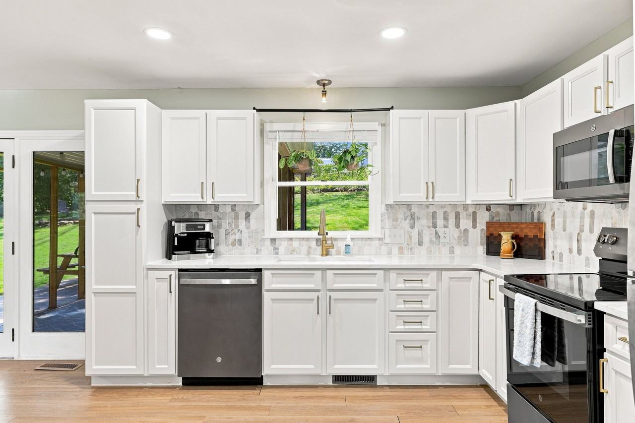 6 Fieldcrest Cir #NA - Photo 2 of 39