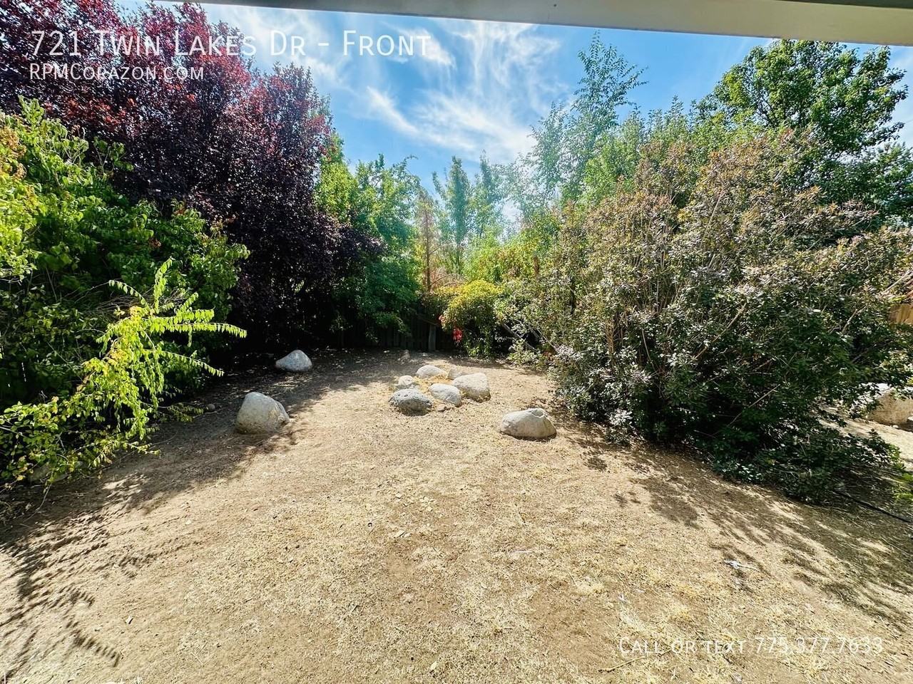 721 Twin Lakes Dr - Photo 3 of 15