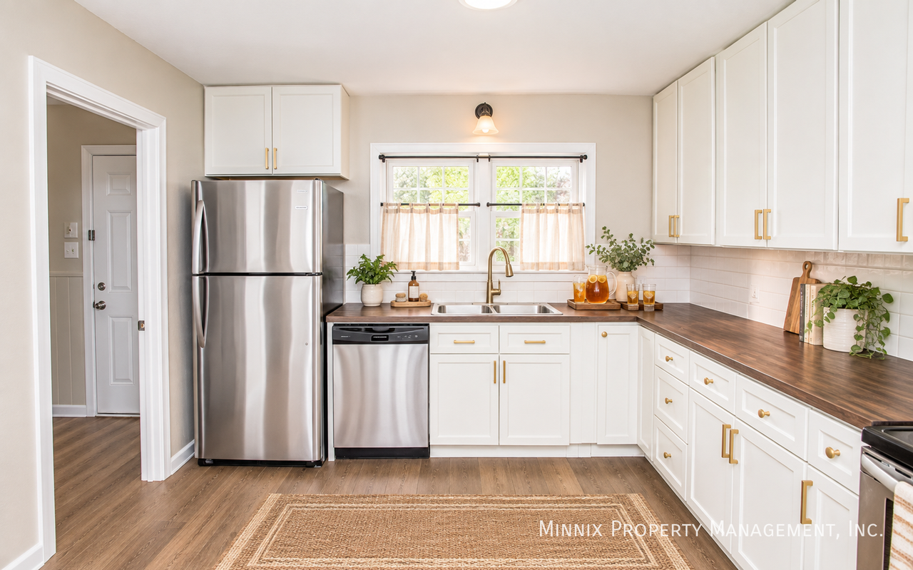 5510 43rd St - Photo 2 of 36